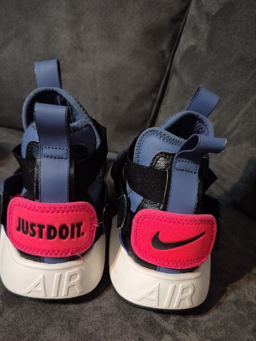 Nike Men Navy Blue and Black Athletic Shoes with Pink Accent - Picture 3 of 6